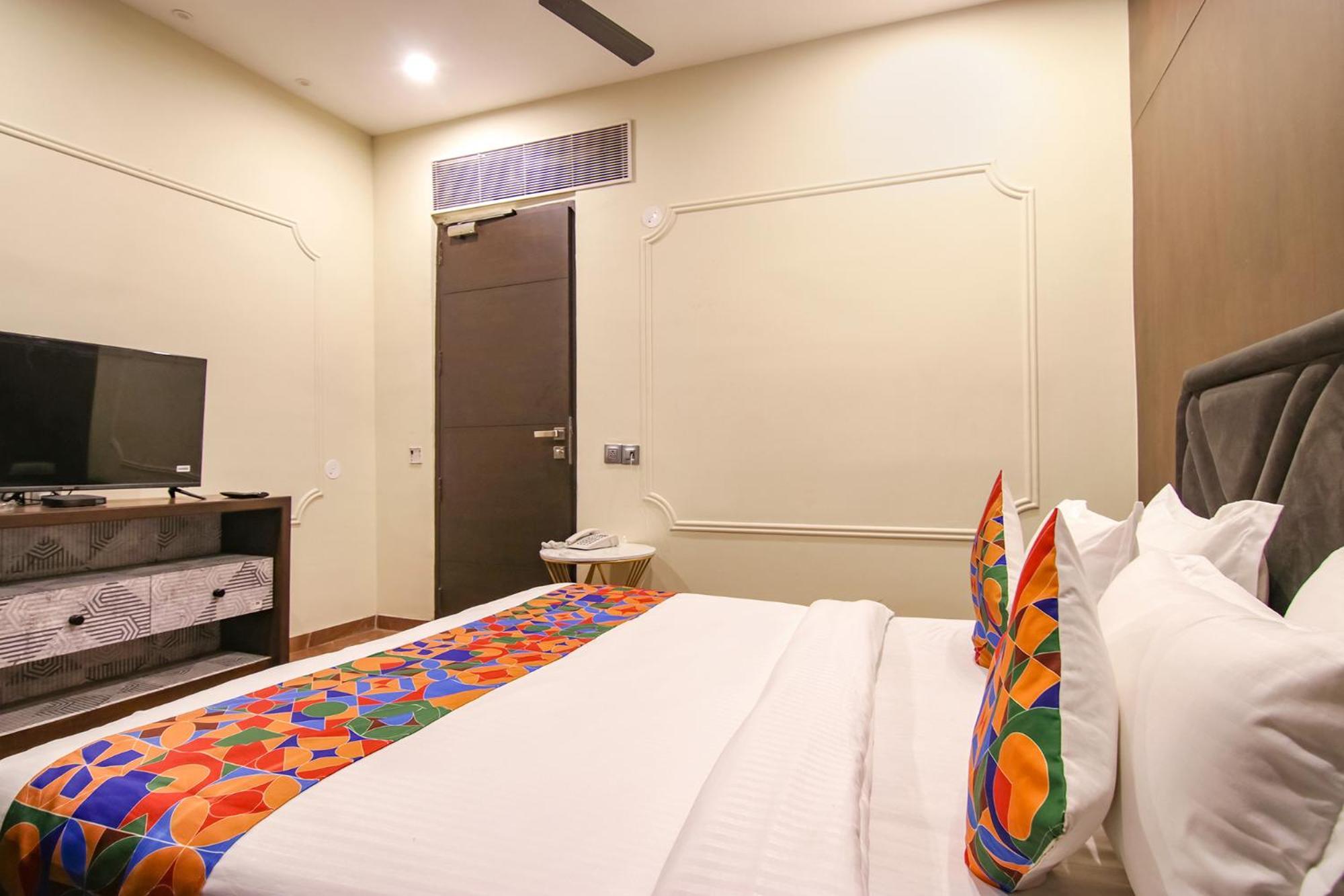 Fabhotel Prime K9 Crown Ludhiana Eksteriør billede